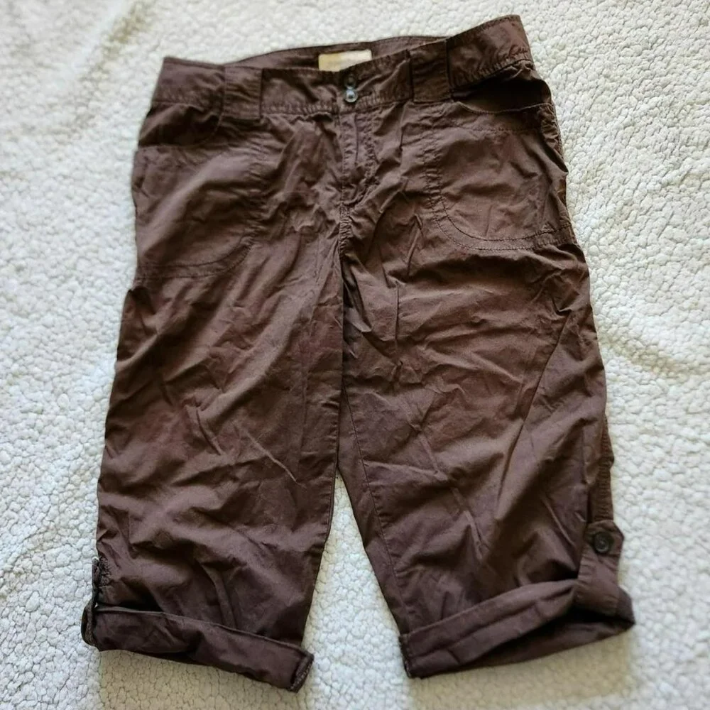 St John's Bay Y2k brown capris long shorts pants Size 8 Petite cotton spandex